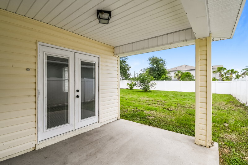 1,670/Mo, 607 Sunny Stroll Dr Middleburg, FL 32068 Covered Patio View