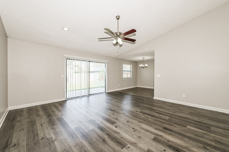 1,790/Mo, 7974 Amandas Crossing Dr E Jacksonville, FL 32244 Living Room View