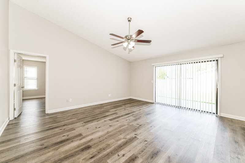 1,790/Mo, 7974 Amandas Crossing Dr E Jacksonville, FL 32244 Living Room View 3