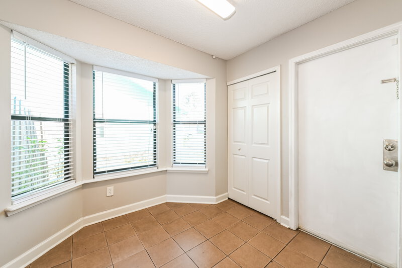 1,790/Mo, 7974 Amandas Crossing Dr E Jacksonville, FL 32244 Breakfast Nook View