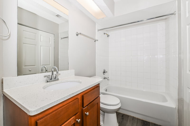 1,790/Mo, 7974 Amandas Crossing Dr E Jacksonville, FL 32244 Bathroom View