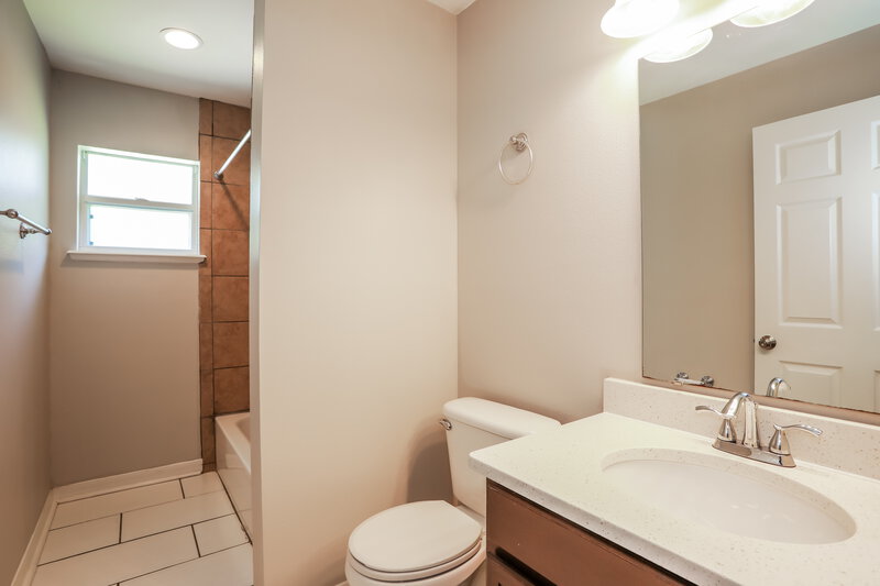 2,180/Mo, 3424 Steelgate Ct Middleburg, FL 32068 Main Bathroom View
