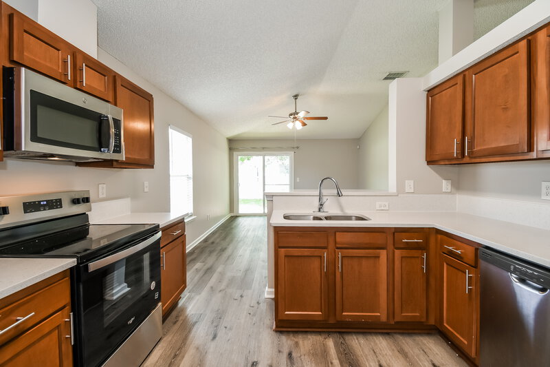 2,405/Mo, 12071 Sunchase Dr Jacksonville, FL 32246 Kitchen View