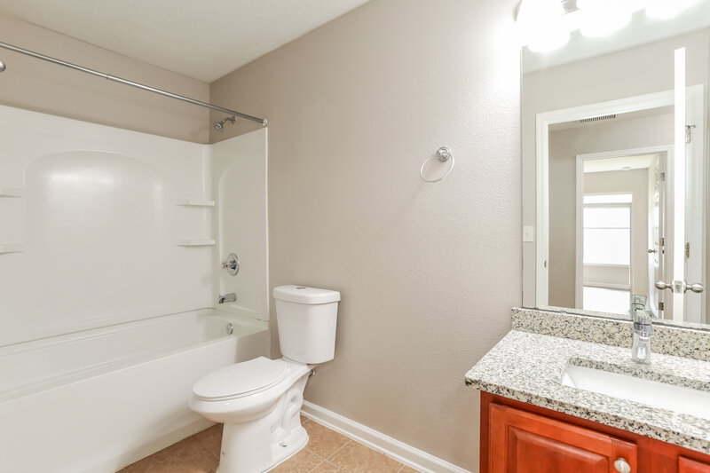 1,695/Mo, 1975 Tomahawk Dr Middleburg, FL 32068 Bathroom View