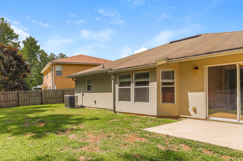 1,695/Mo, 1975 Tomahawk Dr Middleburg, FL 32068 Backyard View
