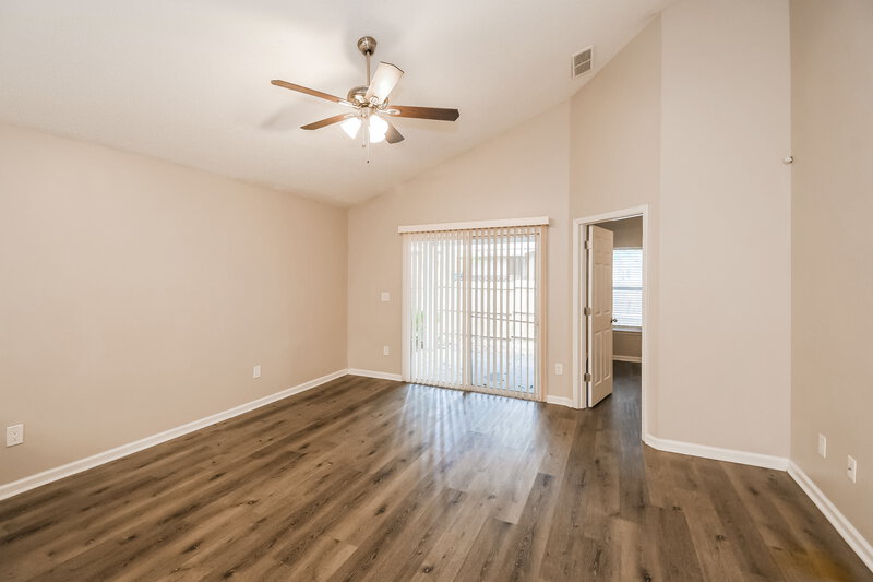 2,040/Mo, 2765 Acorn Park Dr N Jacksonville, FL 32218 Living Room View