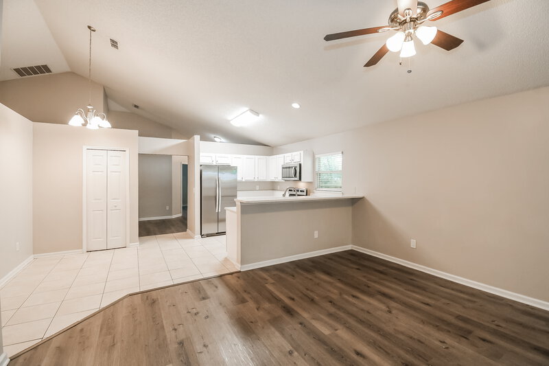 2,040/Mo, 2765 Acorn Park Dr N Jacksonville, FL 32218 Living Room View 2