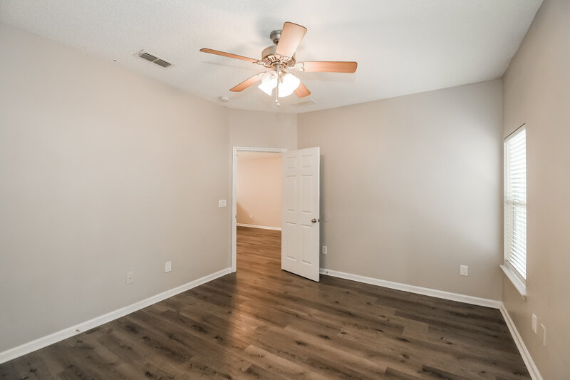 2,040/Mo, 2765 Acorn Park Dr N Jacksonville, FL 32218 Main Bedroom View 2