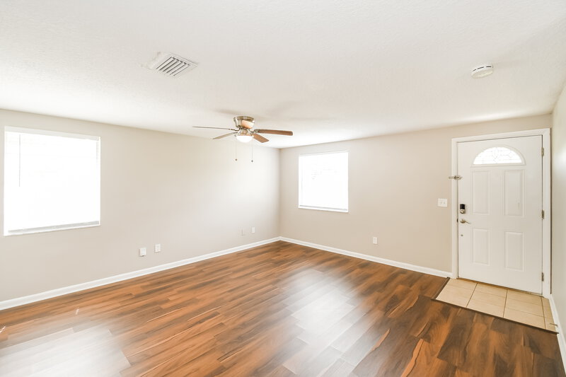 1,695/Mo, 2834 Tanglewood Blvd Orange Park, FL 32065 Living Room View