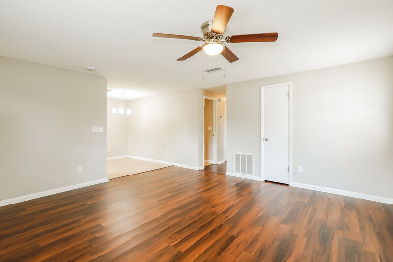 1,700/Mo, 2834 Tanglewood Blvd Orange Park, FL 32065 Living Room View 2