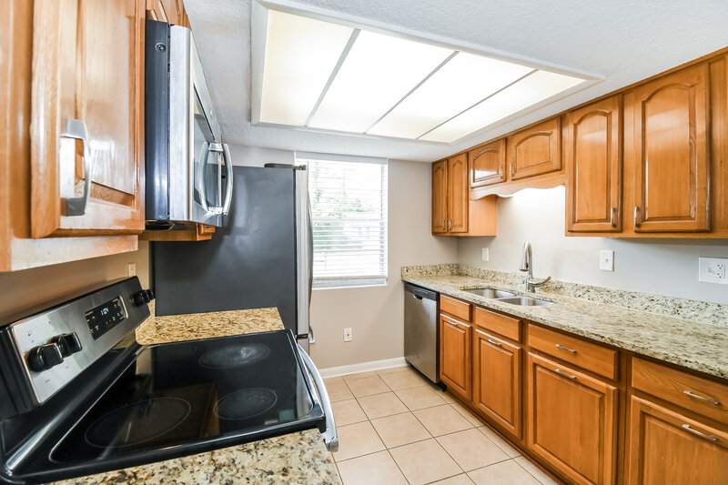 1,695/Mo, 2834 Tanglewood Blvd Orange Park, FL 32065 Kitchen View
