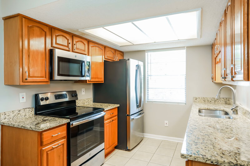 1,700/Mo, 2834 Tanglewood Blvd Orange Park, FL 32065 Kitchen View