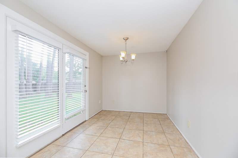 1,600/Mo, 1670 Mary Beth Dr Middleburg, FL 32068 Dining Room View
