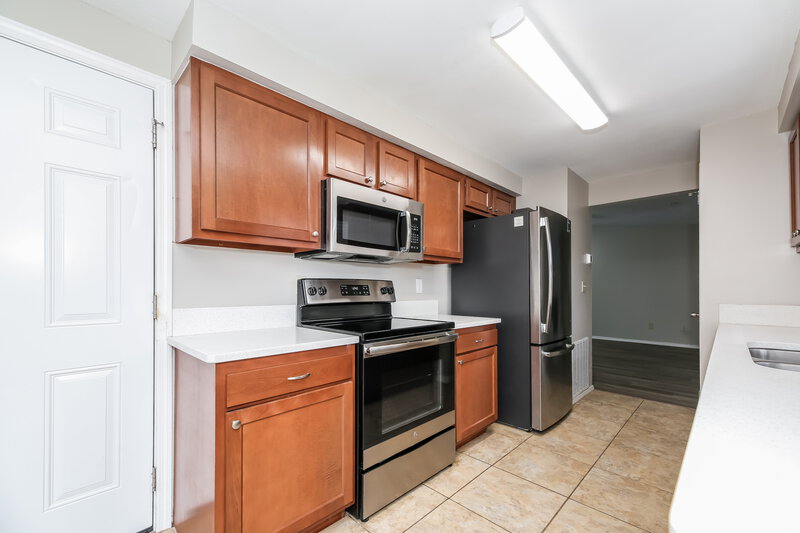 1,600/Mo, 1670 Mary Beth Dr Middleburg, FL 32068 Kitchen View