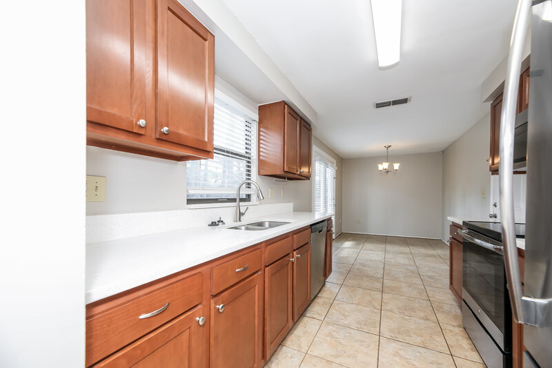 1,600/Mo, 1670 Mary Beth Dr Middleburg, FL 32068 Kitchen View 2