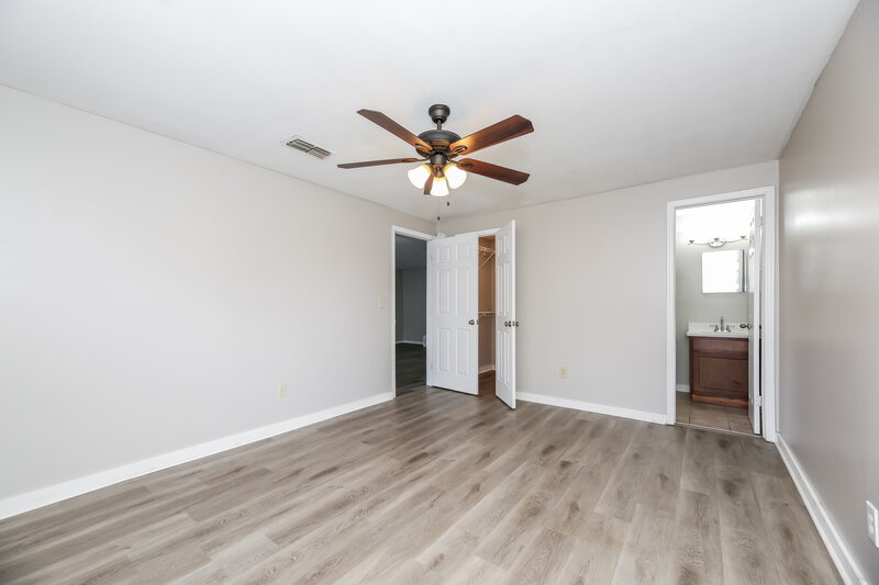 1,600/Mo, 1670 Mary Beth Dr Middleburg, FL 32068 Main Bedroom View 2
