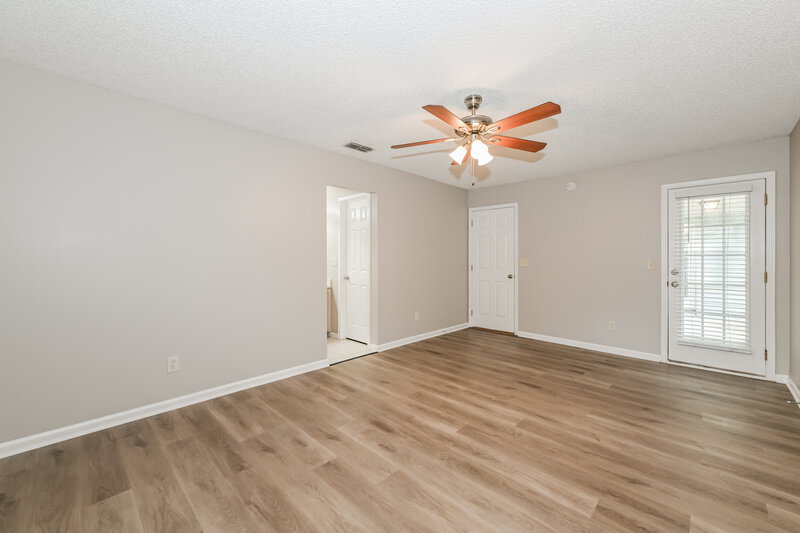 1,925/Mo, 550 Whitfield Rd Jacksonville, FL 32221 Main Bedroom View 2