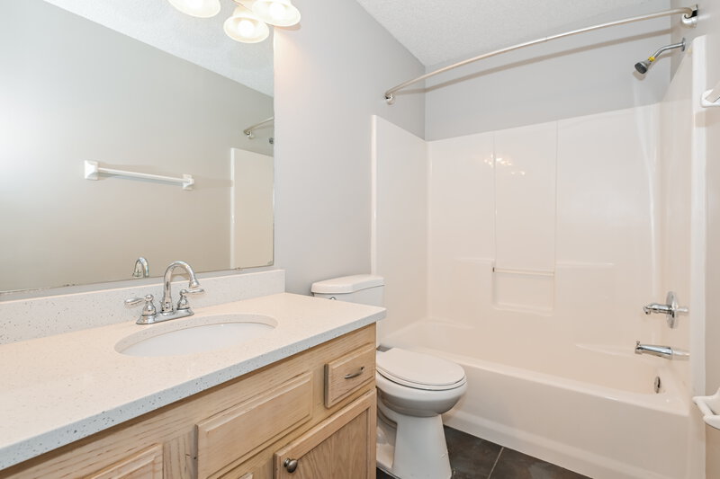 1,925/Mo, 550 Whitfield Rd Jacksonville, FL 32221 Bathroom View