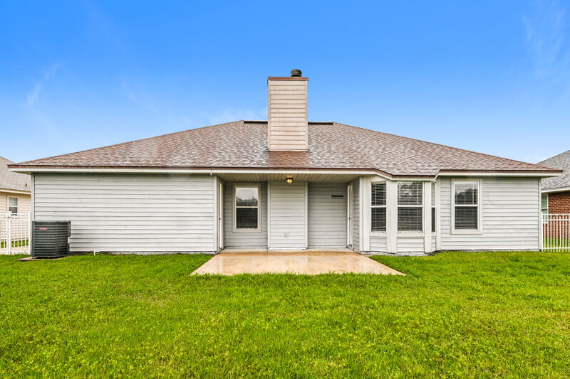 1,925/Mo, 550 Whitfield Rd Jacksonville, FL 32221 Rear View