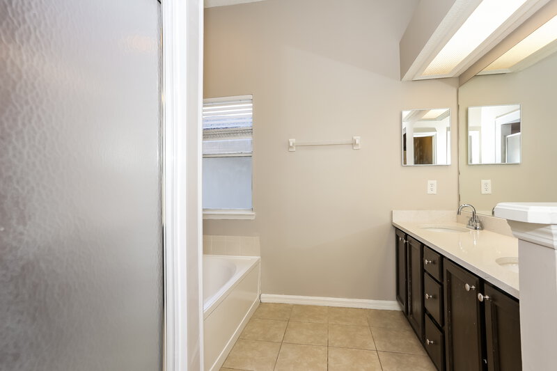 2,880/Mo, 1455 Beecher Ln Orange Park, FL 32073 Main Bathroom View