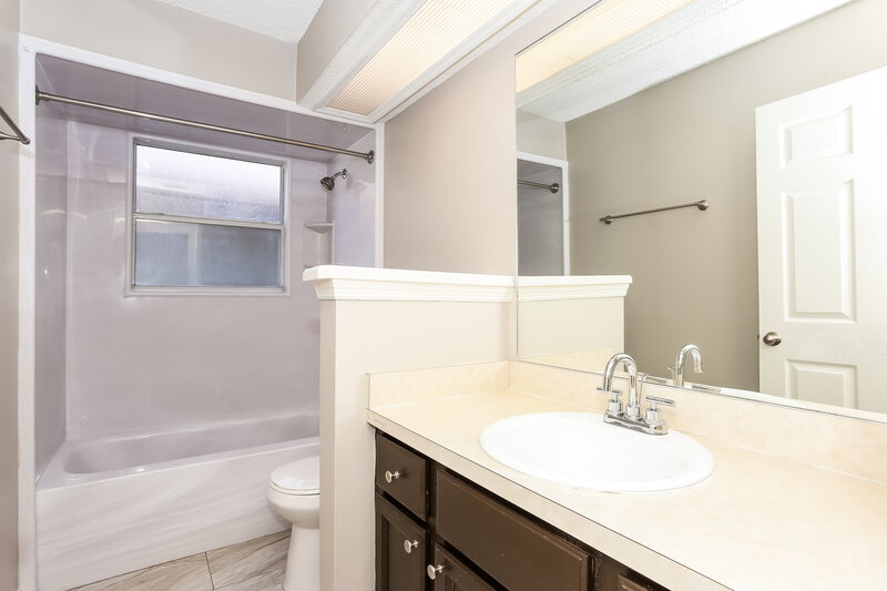 2,880/Mo, 1455 Beecher Ln Orange Park, FL 32073 Bathroom View