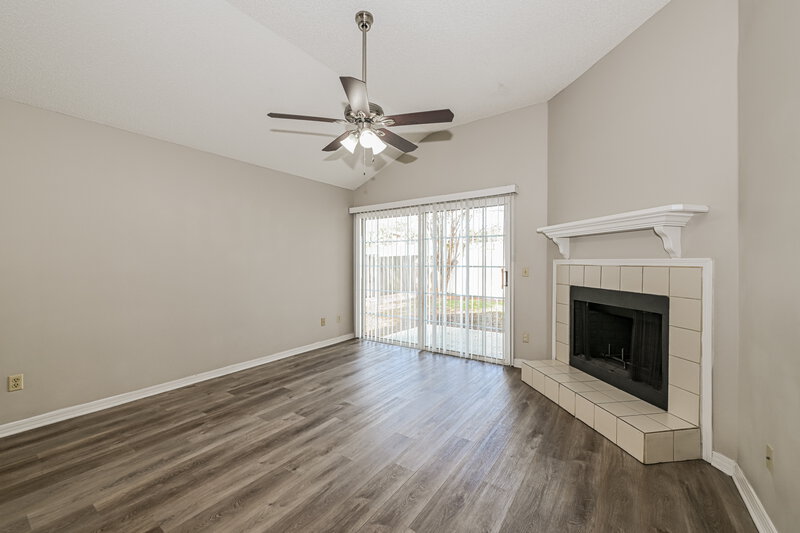 1,660/Mo, 7737 Manassas Ct Jacksonville, FL 32277 Living Room View