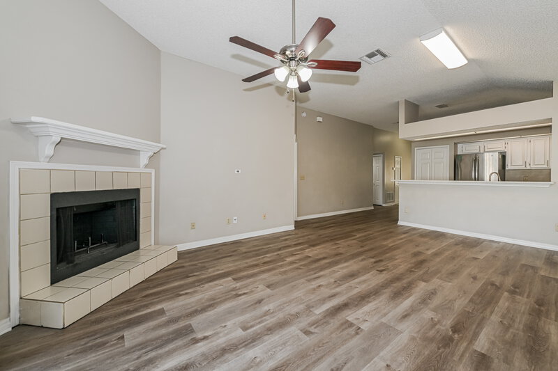 1,660/Mo, 7737 Manassas Ct Jacksonville, FL 32277 Living Room View 3
