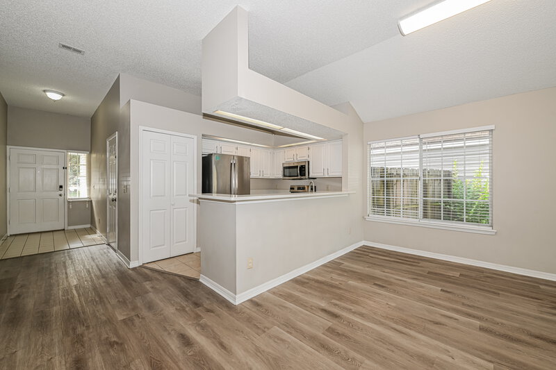 1,660/Mo, 7737 Manassas Ct Jacksonville, FL 32277 Dining Room View 2