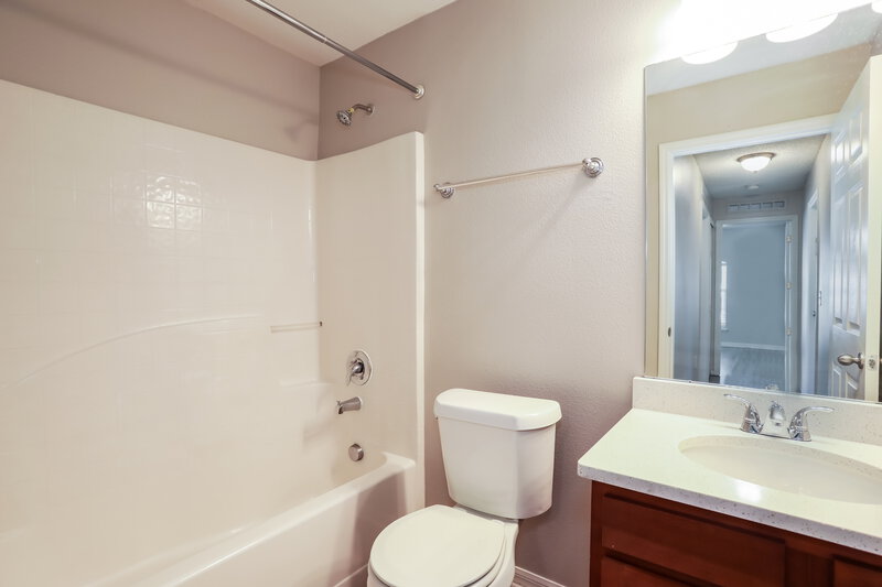 2,240/Mo, 3640 Alec Drive Middleburg, FL 32068 Bathroom View