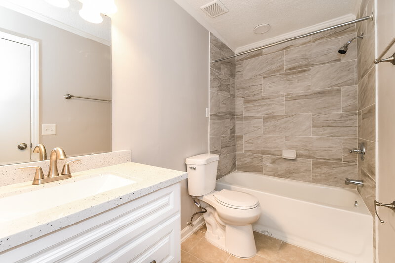 2,025/Mo, 1817 Farm Way Middleburg, FL 32068 Bathroom View