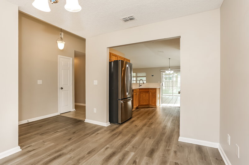 1,715/Mo, 8944 Fallsmill Dr Jacksonville, FL 32244 Dining Room View 2