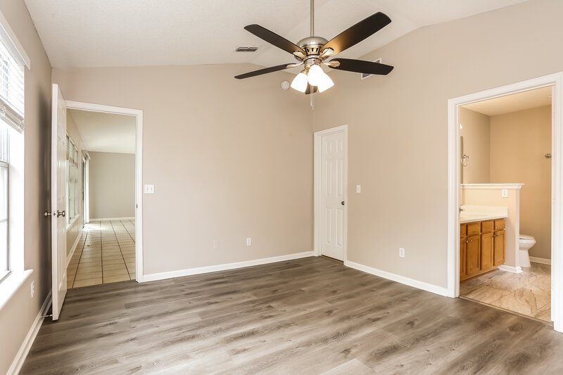 1,715/Mo, 8944 Fallsmill Dr Jacksonville, FL 32244 Main Bedroom View