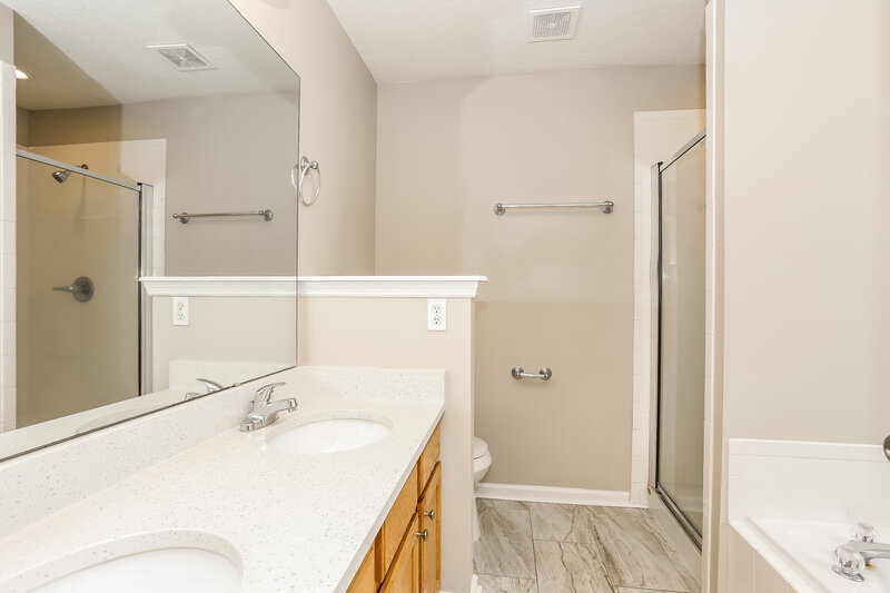 1,715/Mo, 8944 Fallsmill Dr Jacksonville, FL 32244 Main Bathroom View