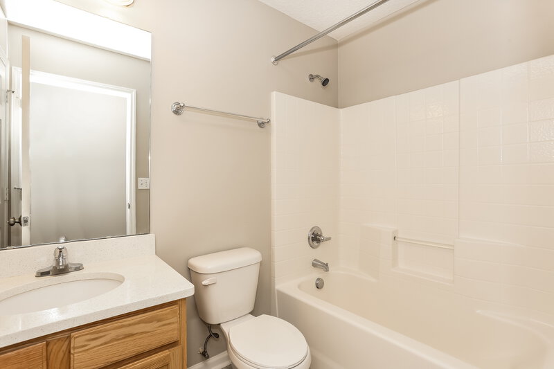 1,715/Mo, 8944 Fallsmill Dr Jacksonville, FL 32244 Bathroom View