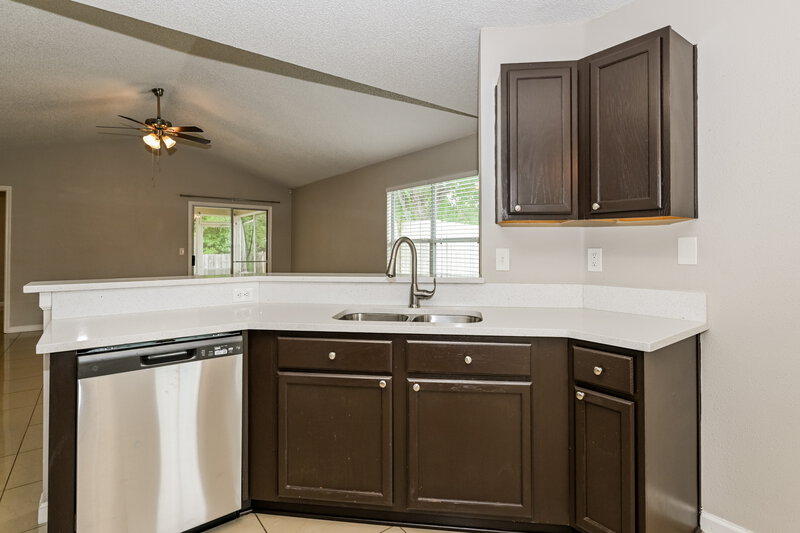 1,695/Mo, 484 Heron Nest Point Orange Park, FL 32073 Kitchen View