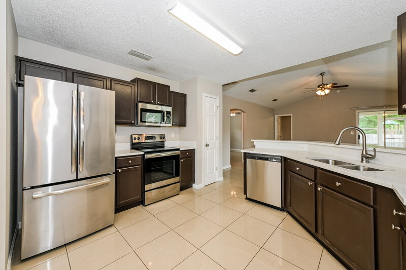 1,695/Mo, 484 Heron Nest Point Orange Park, FL 32073 Kitchen View 2