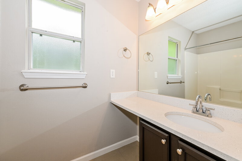 1,695/Mo, 484 Heron Nest Point Orange Park, FL 32073 Main Bathroom View