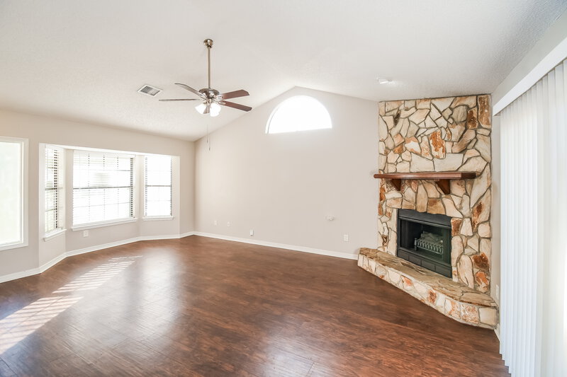 1,650/Mo, 9727 Villiers Dr S Jacksonville, FL 32221 Living Room View