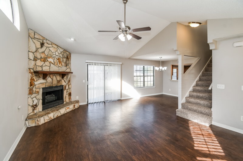 1,650/Mo, 9727 Villiers Dr S Jacksonville, FL 32221 Living Room View 2