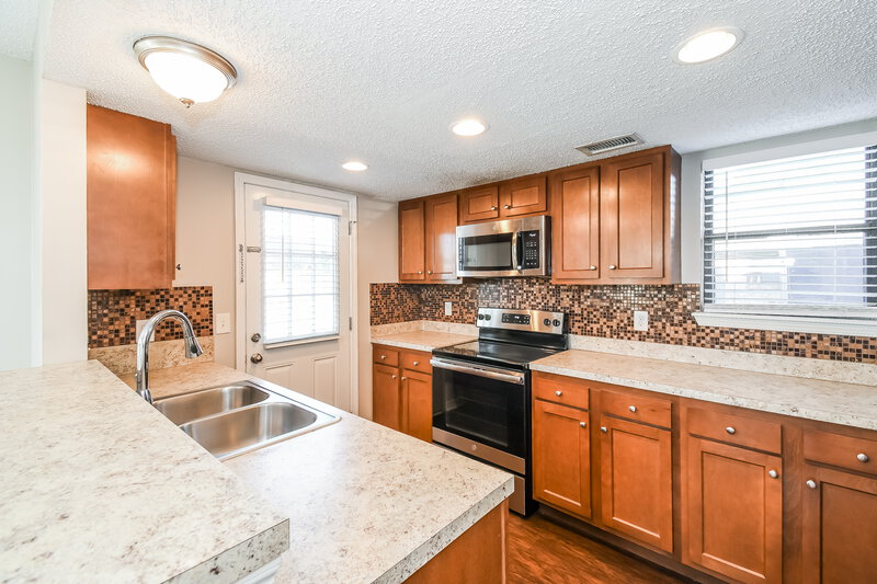 1,650/Mo, 9727 Villiers Dr S Jacksonville, FL 32221 Kitchen View