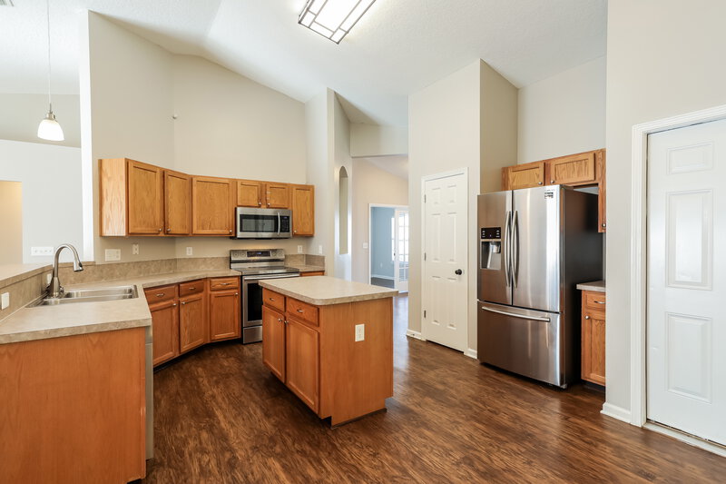 1,790/Mo, 1207 Ravens Trace Ln Middleburg, FL 32068 Kitchen View