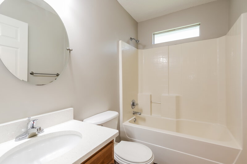 1,790/Mo, 1207 Ravens Trace Ln Middleburg, FL 32068 Bathroom View
