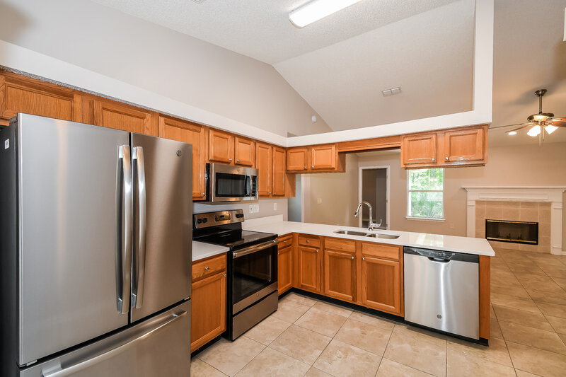 1,870/Mo, 11717 E Cherry Bark Dr Jacksonville, FL 32218 Kitchen View 2