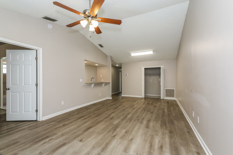 1,895/Mo, 282 Aquarius Cir W Jacksonville, FL 32216 Living Room View 2