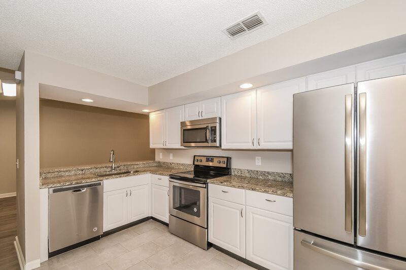 2,005/Mo, 282 Aquarius Cir W Jacksonville, FL 32216 Kitchen View 2