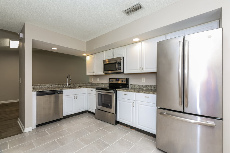 1,895/Mo, 282 Aquarius Cir W Jacksonville, FL 32216 Kitchen View 2