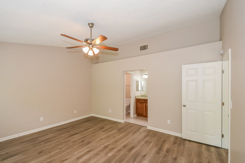 2,005/Mo, 282 Aquarius Cir W Jacksonville, FL 32216 Master Bedroom View 2
