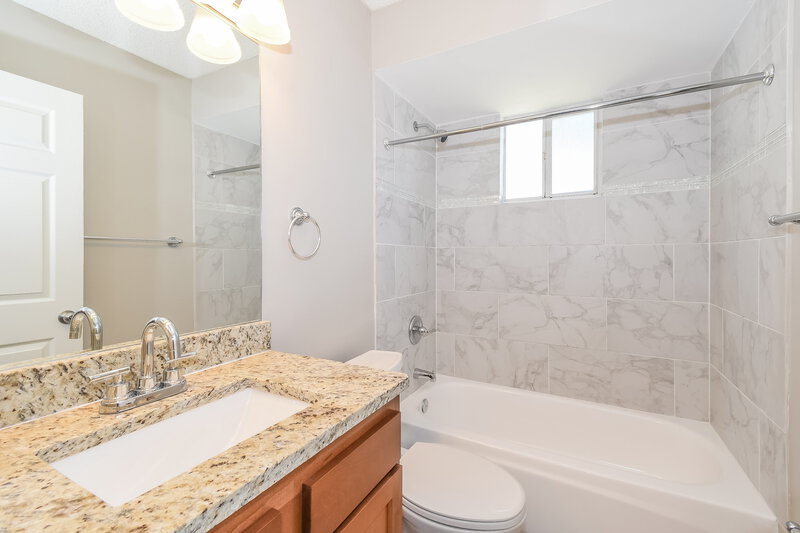 2,005/Mo, 282 Aquarius Cir W Jacksonville, FL 32216 Bathroom View