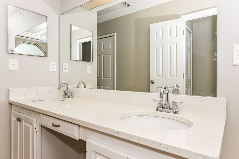 2,030/Mo, 3679 Double Branch Ln Orange Park, FL 32073 Main Bathroom View 2