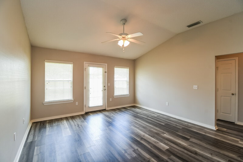 2,640/Mo, 2074 Cherokee Cove Trl Jacksonville, FL 32221 Living Room View